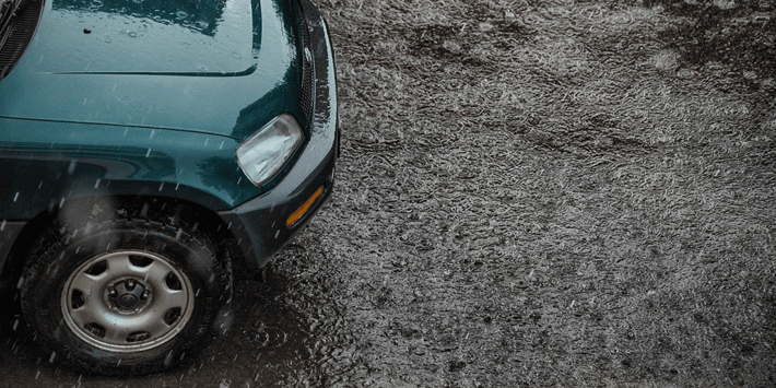 Conducir bajo la lluvia: unos neumáticos en buen estado garantizan tu seguridad