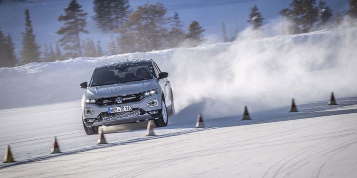 Test de neumáticos para SUV compactos: Auto Motor und Sport ha comparado unos neumáticos de invierno con el Volkswagen T-Roc